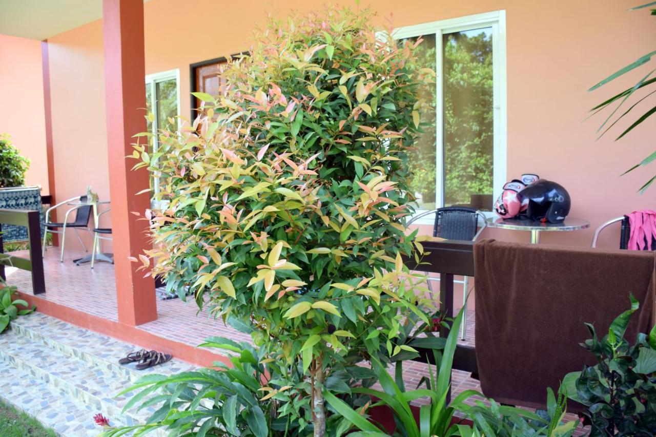 Baan Longhaad Hostel Koh Lanta Bagian luar foto